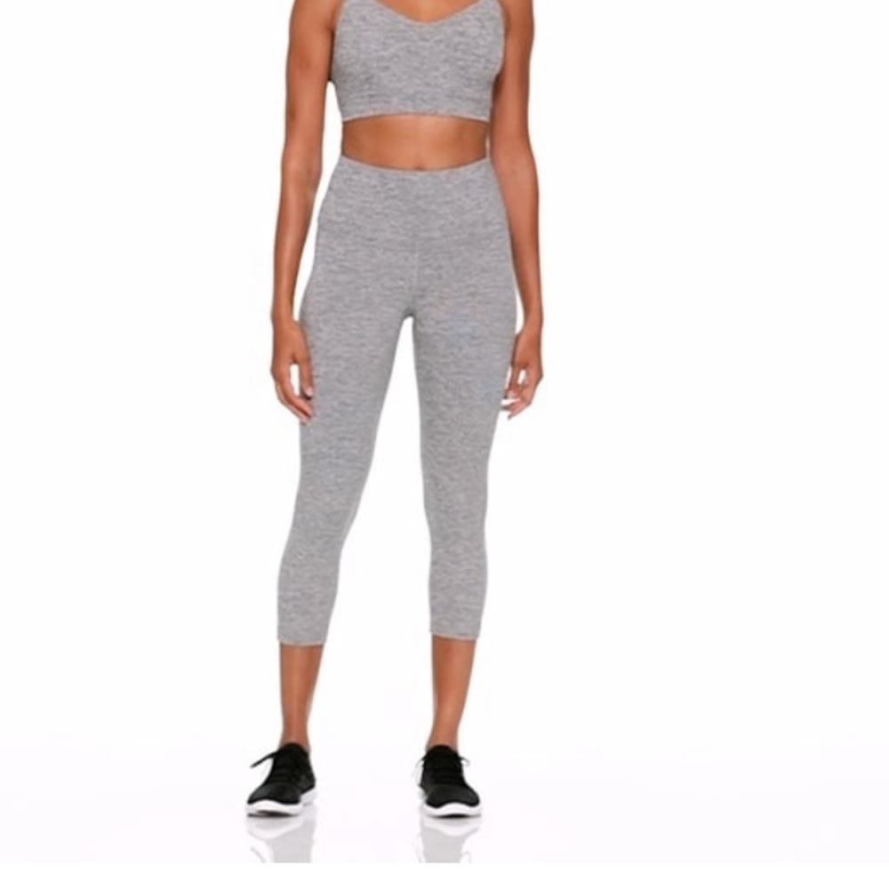 Black - High-Rise Cropped Leggings